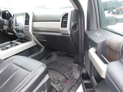 Used 2020 Ford F250 Lariat w/ Chrome Package AWD/4WD image 23
