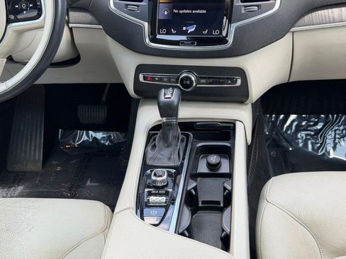 Used 2020 Volvo XC90 T5 Momentum AWD/4WD image 15