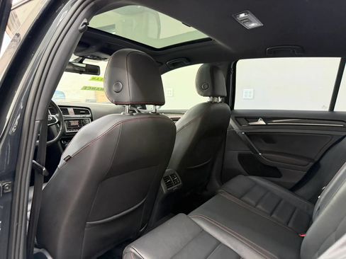 Used 2015 Volkswagen Golf 4-Door FWD image 20