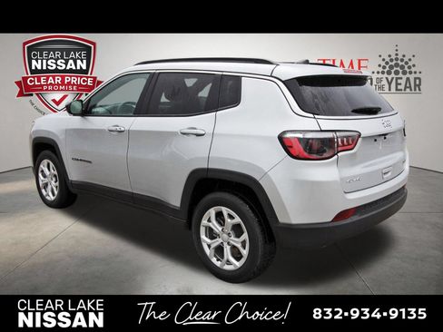Used 2024 Jeep Compass Latitude AWD/4WD image 5
