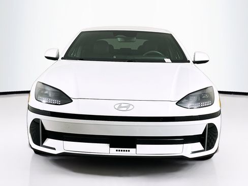 Used 2024 Hyundai Ioniq 6 SEL image 2
