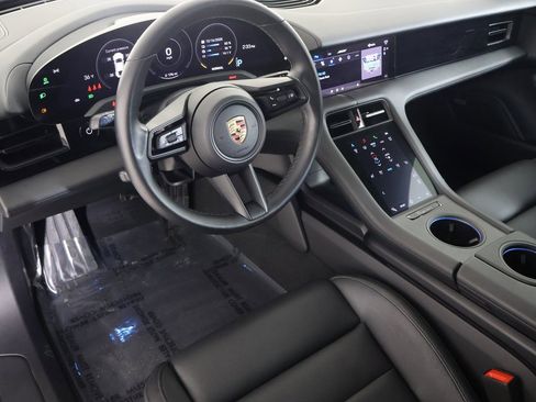 Used 2024 Porsche Taycan image 2