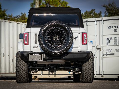 New 2025 Ford Bronco Badlands image 5