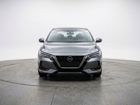 Used 2025 Nissan Sentra SV image 2