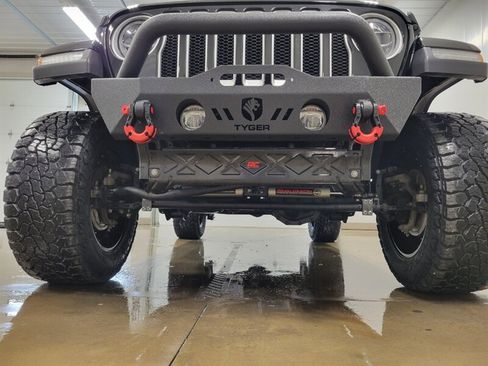 Used 2021 Jeep Wrangler Unlimited Sahara AWD/4WD image 28