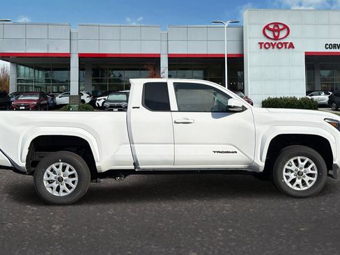 New 2025 Toyota Tacoma SR5 image 4