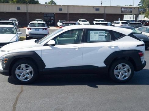New 2027 Hyundai Kona SE FWD image 9