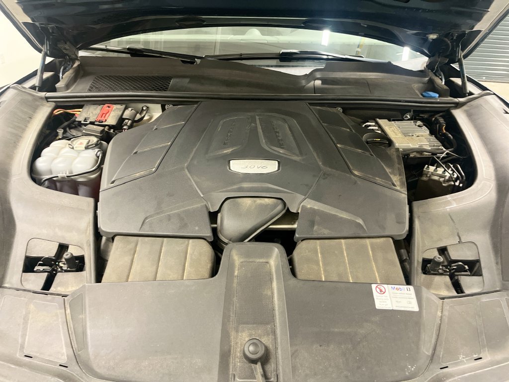Certified 2019 Porsche Cayenne AWD/4WD image 30