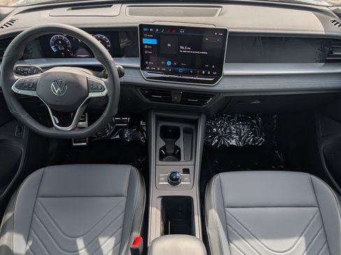 New 2026 Volkswagen Tiguan SE R-Line AWD/4WD image 12