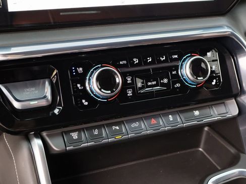 Used 2025 GMC Sierra 3500 Denali Ultimate image 18