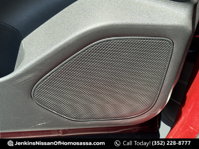 Certified 2025 Nissan Rogue SL FWD image 33