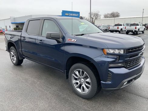 Used 2021 Chevrolet Silverado 1500 RST image 2