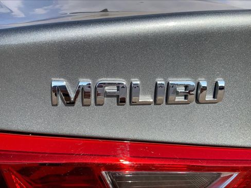 Used 2025 Chevrolet Malibu LS image 10