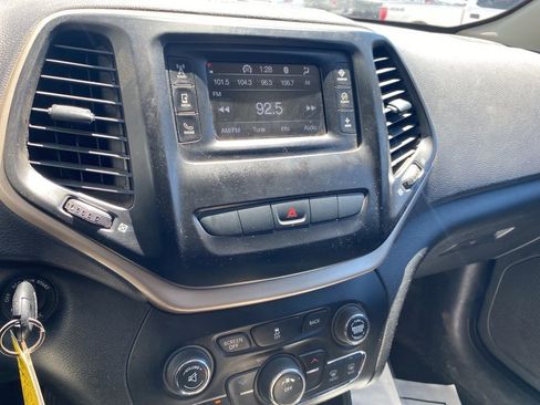 Used 2014 Jeep Cherokee Latitude image 15