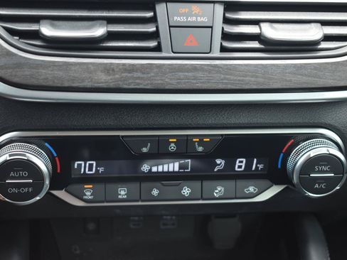 Used 2025 Nissan Altima 2.5 SL FWD image 11