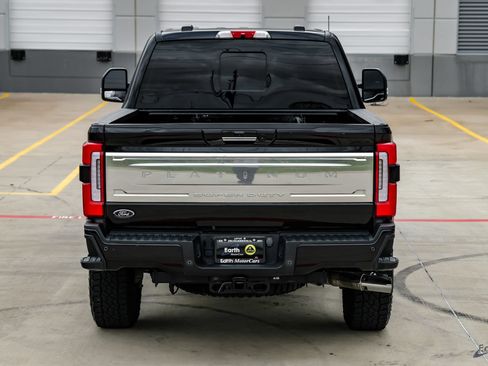 Used 2024 Ford F350 Platinum w/ Tremor Off-Road Package AWD/4WD image 13