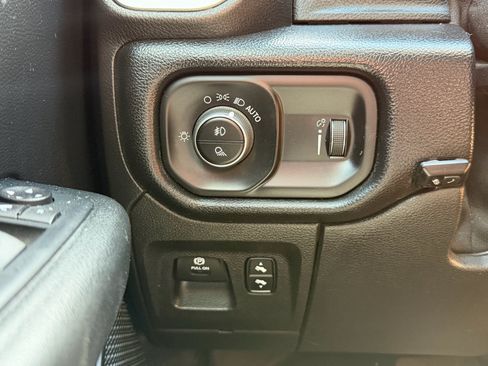 Used 2019 RAM 1500 Limited AWD/4WD image 25