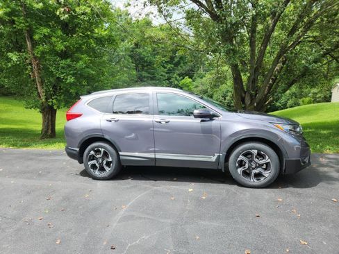 Used 2017 Honda CR-V Touring image 3