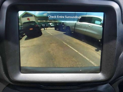Certified 2022 Jeep Renegade Limited w/ Sun, Sound & Wheels Group AWD/4WD image 34