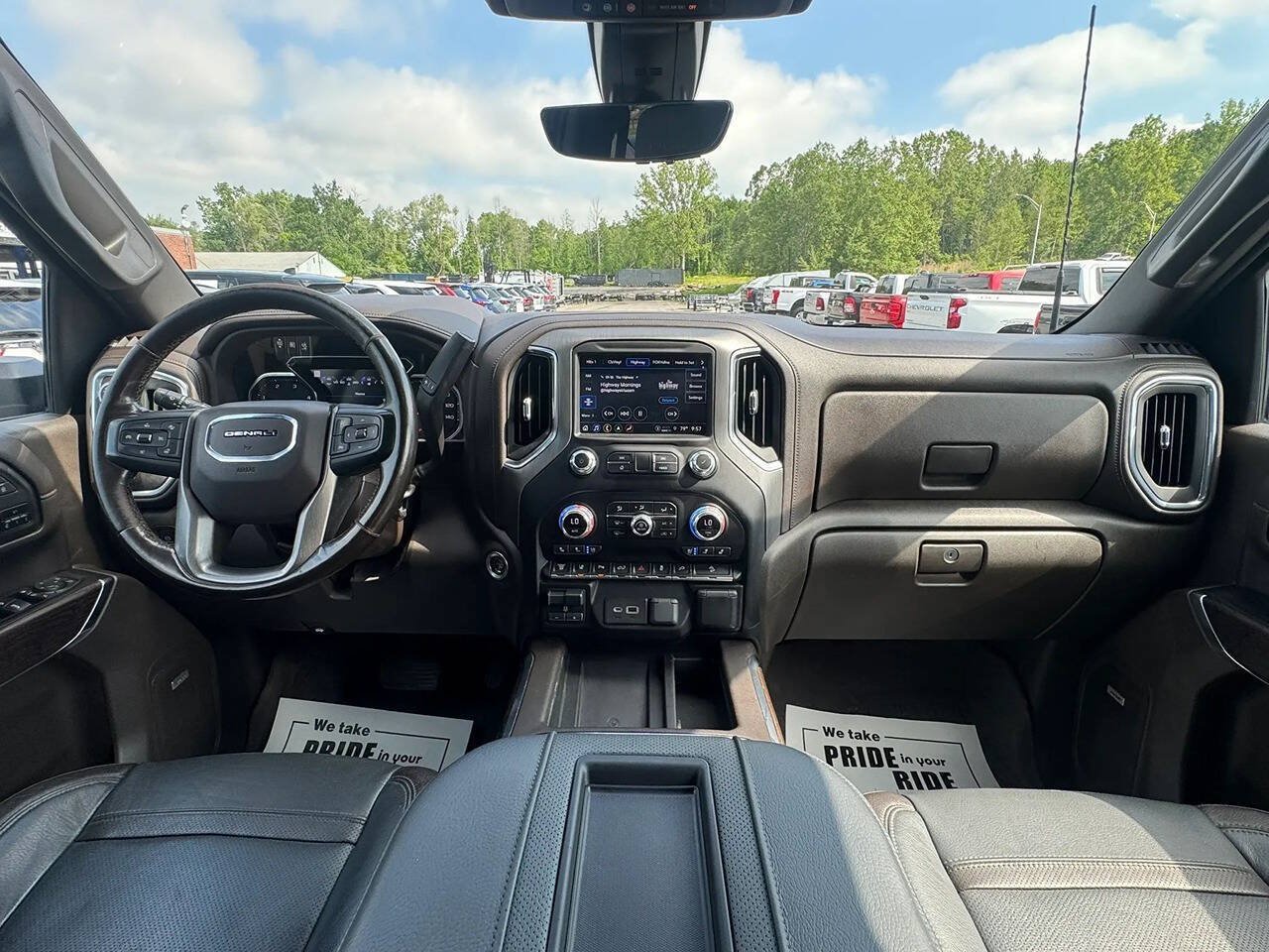 Used 2022 GMC Sierra 2500 Denali w/ Denali Ultimate Package AWD/4WD image 6