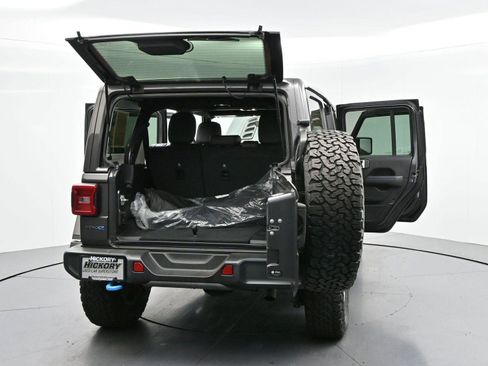 Used 2022 Jeep Wrangler Unlimited Rubicon 4xe AWD/4WD image 44