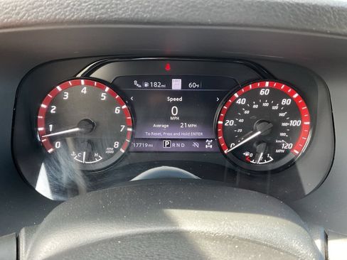 Used 2023 Nissan Frontier PRO-4X w/ Pro-4X Premium Package AWD/4WD image 13
