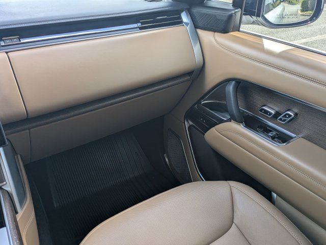 Certified 2024 Land Rover Range Rover Autobiography AWD/4WD image 18