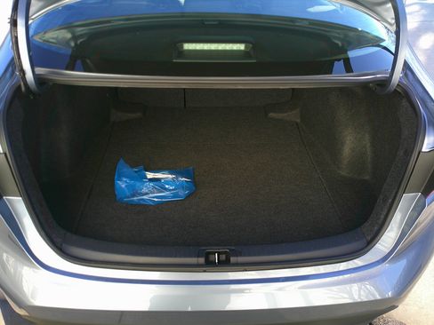 Used 2025 Toyota Corolla LE image 32