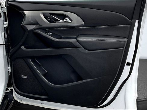 Used 2023 Chevrolet Traverse LT w/ LT Premium Package image 24