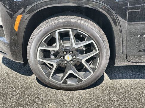 New 2026 Chevrolet Traverse High Country FWD image 12