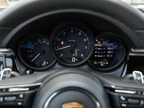 Certified 2026 Porsche Macan AWD/4WD image 14