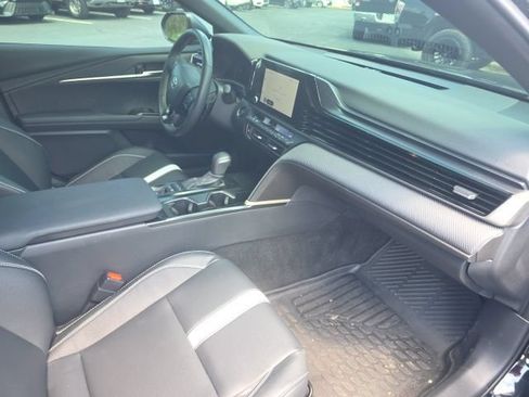 Used 2026 Toyota Camry Hybrid w/ Convenience Package FWD image 11