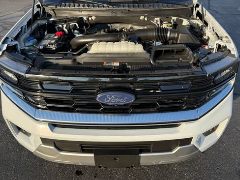 Used 2025 Ford Expedition Platinum AWD/4WD image 39