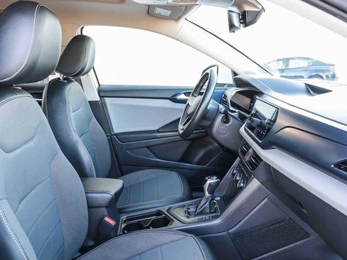 Used 2022 Volkswagen Taos SE image 17