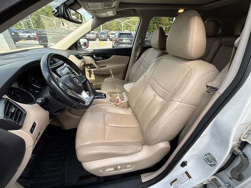 Used 2018 Nissan Rogue SL w/ Premium Package FWD image 13