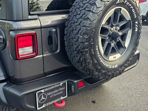 Used 2021 Jeep Wrangler Unlimited Rubicon w/ Cold Weather Group AWD/4WD image 14
