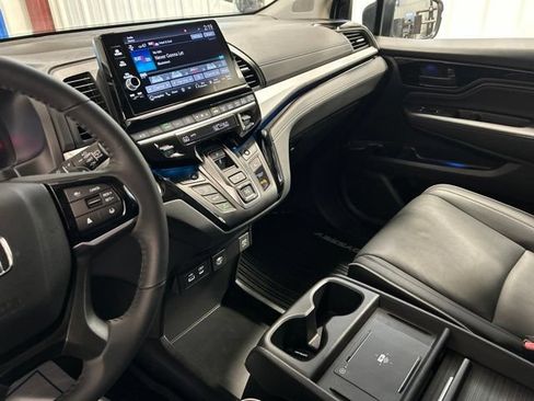 Certified 2026 Honda Odyssey Touring image 30