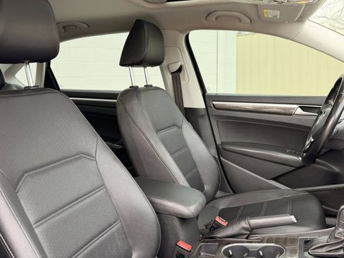 Used 2016 Volkswagen Passat 1.8T SE w/ Lighting Package (P06) image 24