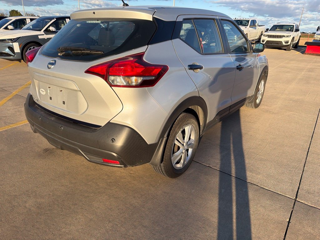 Used 2020 Nissan Kicks S FWD image 3