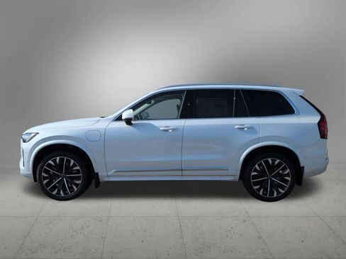 Used 2026 Volvo XC90 T8 Ultra w/ Protection Package Premier AWD/4WD image 3