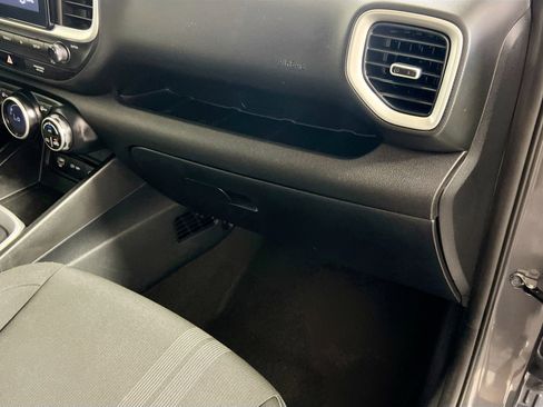 Used 2024 Hyundai Venue SEL FWD image 34