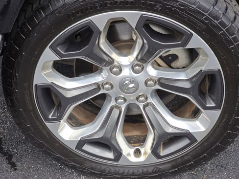 Used 2022 RAM 1500 Limited AWD/4WD image 3