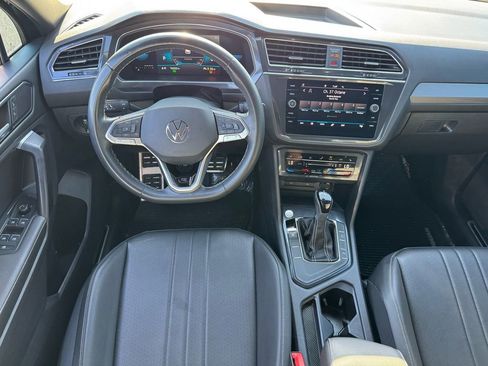 Used 2023 Volkswagen Tiguan SE R-Line image 14