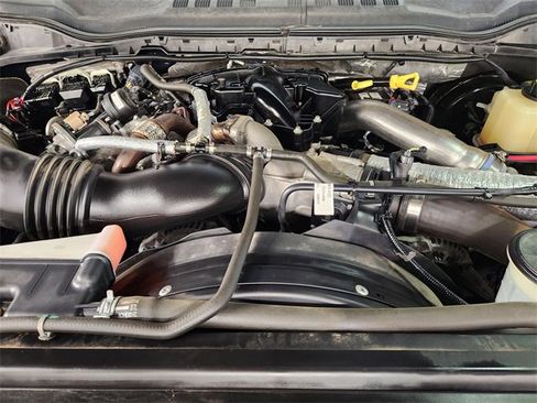 Used 2017 Ford F250 Lariat w/ Chrome Package image 32