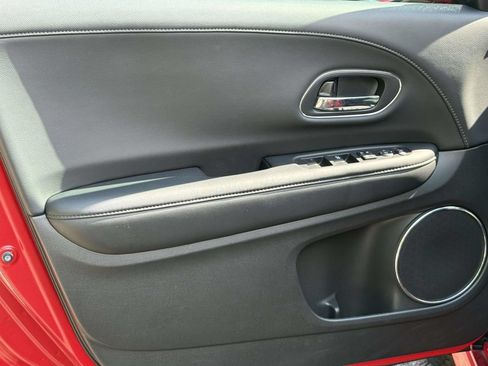 Used 2019 Honda HR-V Touring image 21