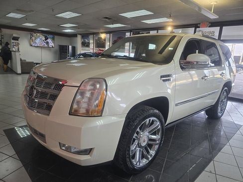 Used 2012 Cadillac Escalade Platinum image 1