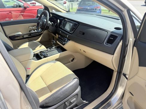 Used 2015 Kia Sedona SX Limited FWD image 14