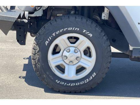 Used 2016 Jeep Wrangler Unlimited Sport AWD/4WD image 11