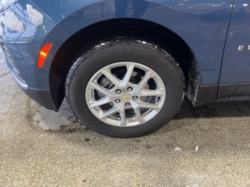 Used 2024 Chevrolet Equinox LS w/ LS Convenience Package image 2