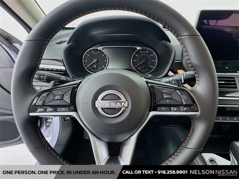New 2025 Nissan Altima 2.5 SR image 11